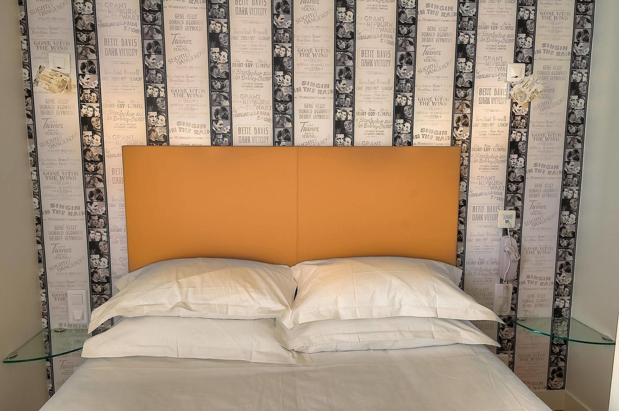 Hotel Tilde Paris Bagian luar foto